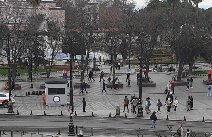 Sultanahmet Meydanı’ndaki demir bariyerler kaldırıldı