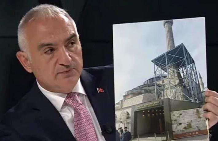 Bakan Ersoy'dan Ayasofya açıklaması... Orijinal kapı ne zaman kullanılacak?