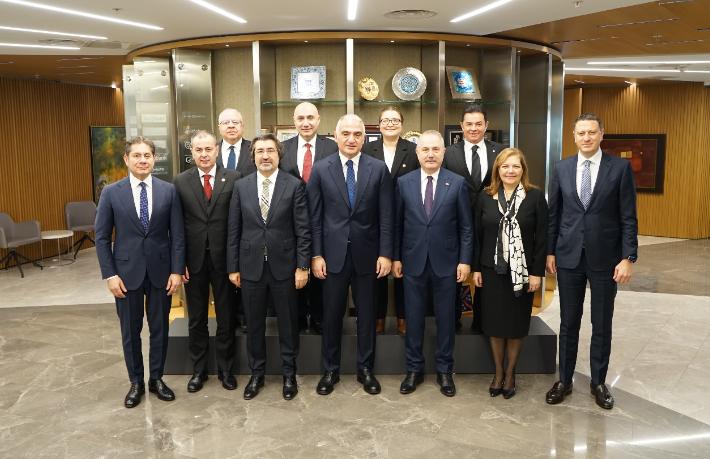 Bakan Ersoy, bankacılara Türkiye’nin turizm hedeflerini anlattı