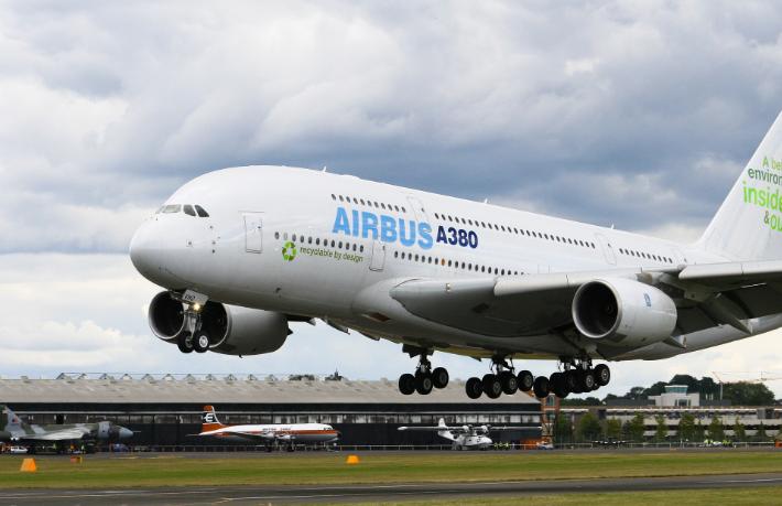 Airbus, küresel uçak rekabetinde Boeing'in önüne geçiyor