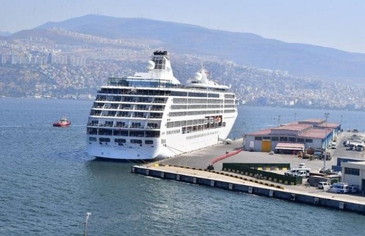 İzmir’e 70’in üzerinde kruvaziyer rezervasyon yaptırdı