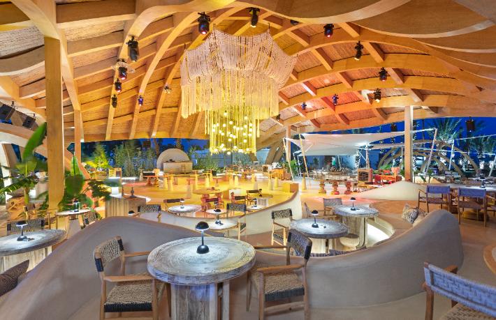 İkonik buluşma noktası; Cullinan Belek Galapagos Beach Club