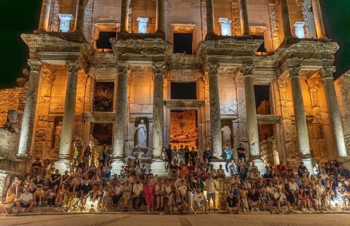 500 bin turist Efes’i gece gezecek