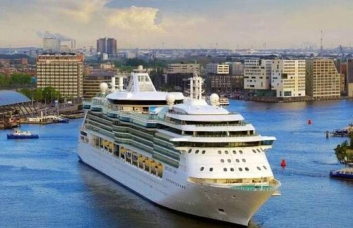 Amsterdam büyük yolcu gemilerine sınırlama getirdi