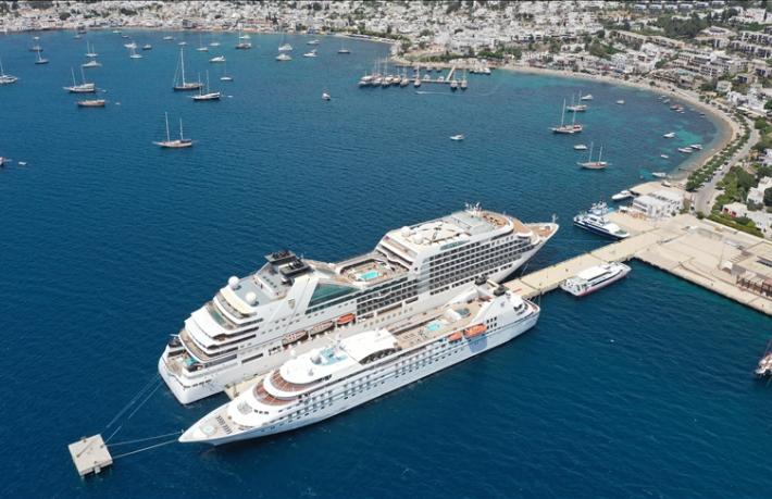 Bodrum'a 3 ayda 36 gemiyle 50 bin turist geldi