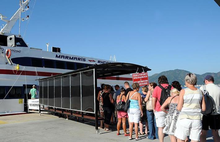 Turizmciler, Yunan adalarına kapıda vizenin kaldırılmasını istiyor