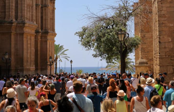 The Times yazdı: Turizm öfkesi Avrupa'yı kasıp kavuruyor