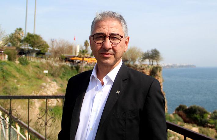 Aşırı sıcaklardan dolayı turist otelden çıkmıyor