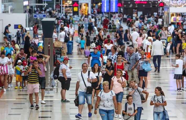 Kur tahmini yapamayan otelciler, tur operatörleriyle anlaşmakta zorlanıyor