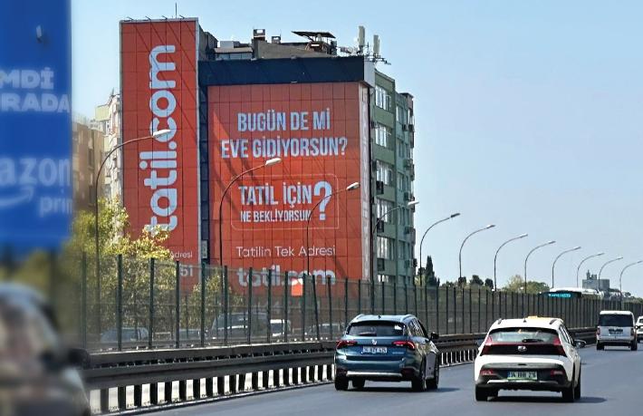 Tatil.com, Bugün de mi? kampanyası ile dikkatleri üzerine çekti