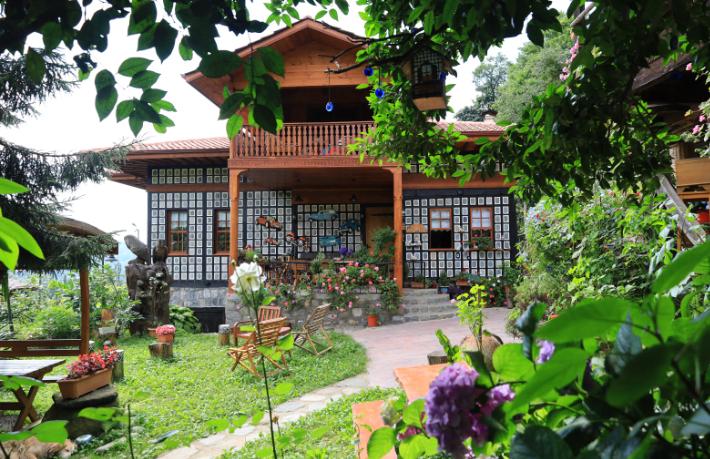 Otel değiliz, evimizde misafir ağırlıyoruz