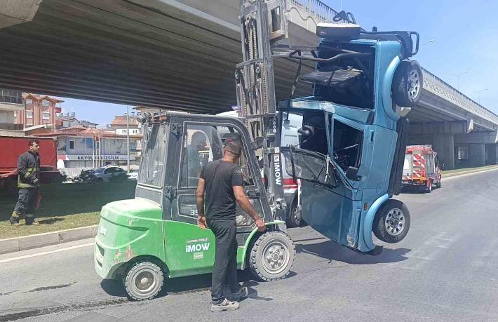 Antalya’da safari aracı devrildi