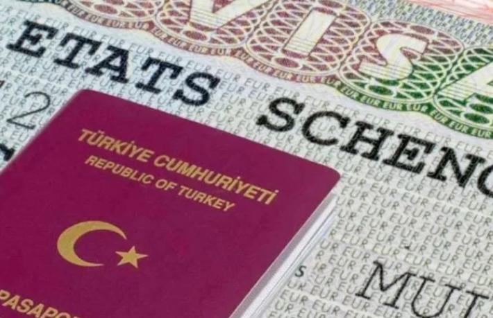 Avrupa, Türk vatandaşlarına 'aşamalı vize' uygulayacak