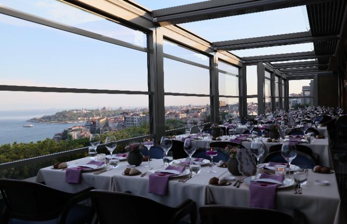 Izaka Terrace “Yaza merhaba" dedi