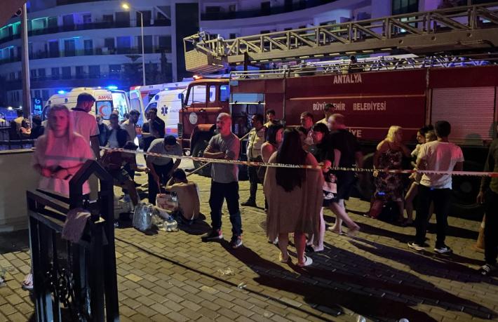 5 yıldızlı otelde yangın... 622 turist tahliye edildi