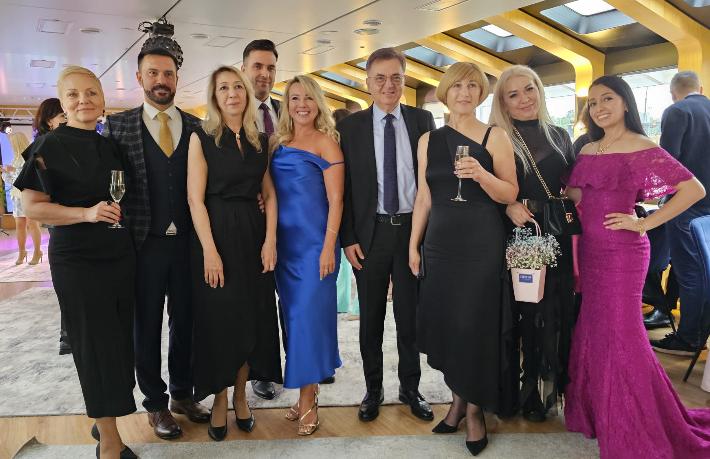 Cornelia Diamond, Moskova'dan sonra St. Petersburg'da