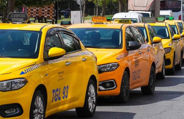 Antalya'da taksi krizi... Çok sayıda turist mağdur oldu