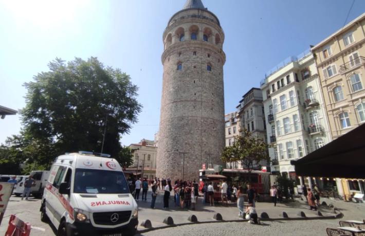 Galata Kulesi'nden düşen 22 yaşındaki genç hayatını kaybetti
