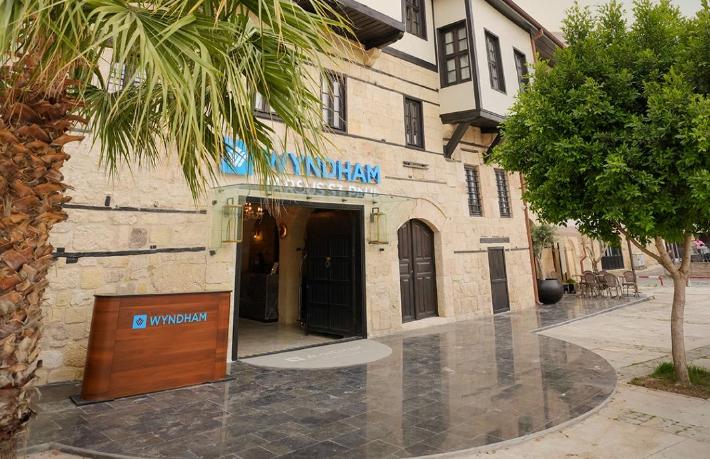 Tarsus'un ilk uluslararası markalı oteli hizmete girdi