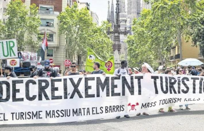 İspanya ayağa kalktı... Turist istemiyorlar