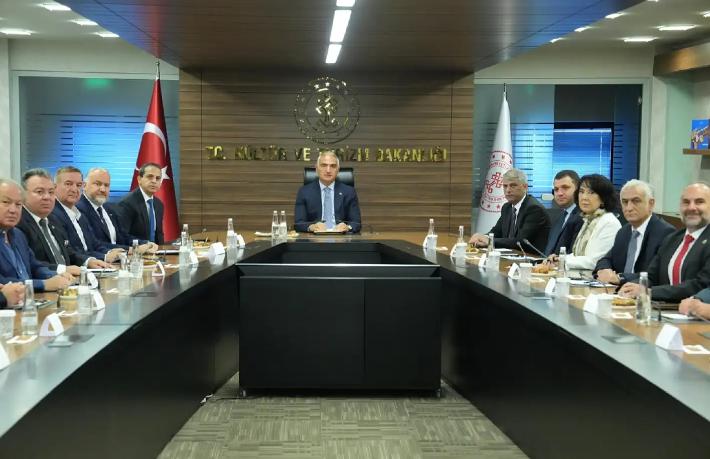 Bakan Ersoy, TÜROFED heyetini ağırladı