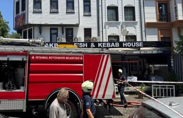 İstanbul Fatih'te otel yangını