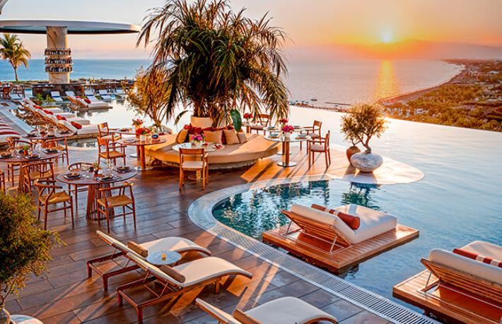 Antalya’nın 350 milyon euroluk oteli hizmete girdi