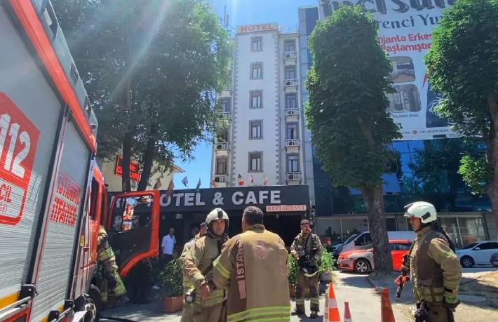 İstanbul'da otel yemekhanesinde yangın