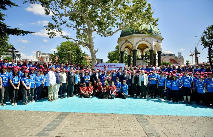 Gönüllü turizm elçileri Tarihi Yarımada'da törenle göreve başladı
