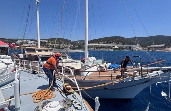 Bodrum'da su alan tur teknesindeki 6 turist kurtarıldı