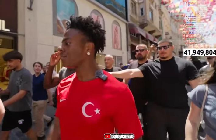 Ünlü yayıncı Galata Kulesi'nde İngilizce bilen memur bulamadı... DMM yalanladı