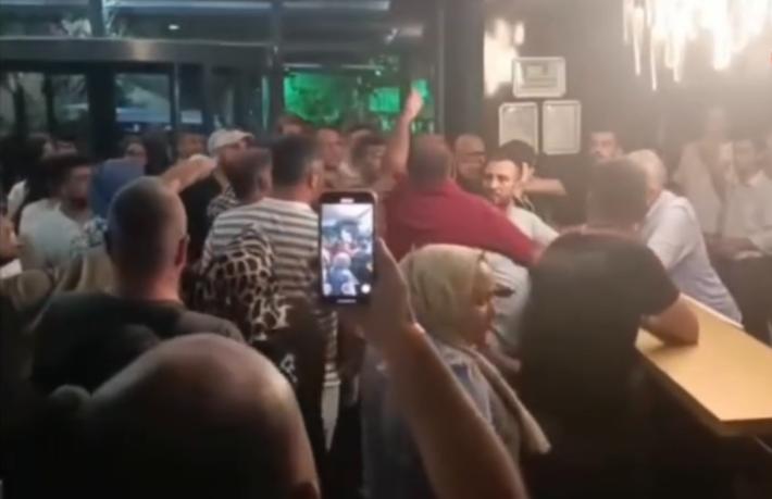 Bodrum’da turistler resepsiyonu bastı, 2 saat boyunca eylem yaptı