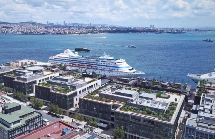 Üç yılda 250 bin turisti Türkiye’ye taşıdı