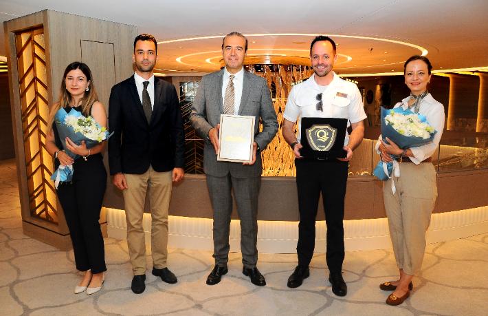 Antalya, lüks kruvaziyer gemisi MV Allura’yı ilk kez ağırladı
