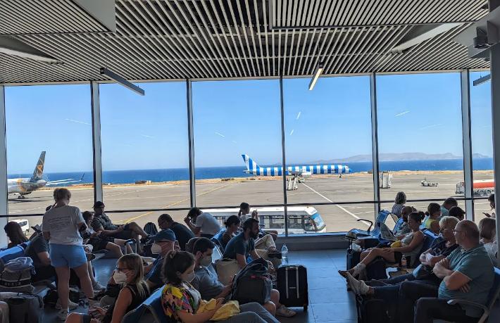 Yunanistan havalimanlarında yolcu trafiği yüzde 4,7 arttı