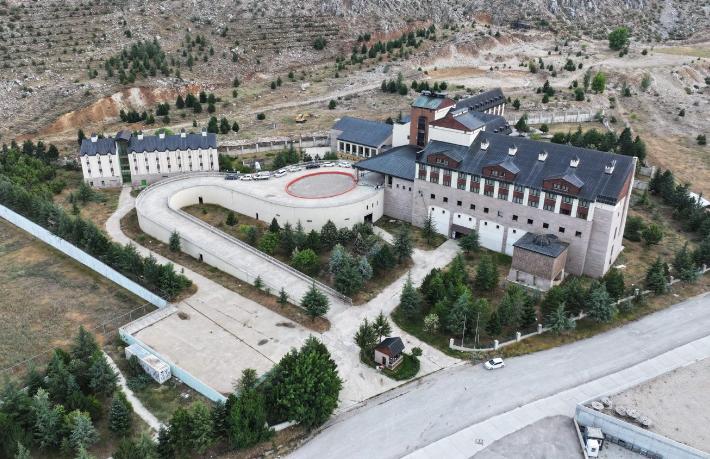 Sirene Davras Otel işletmecisini arıyor