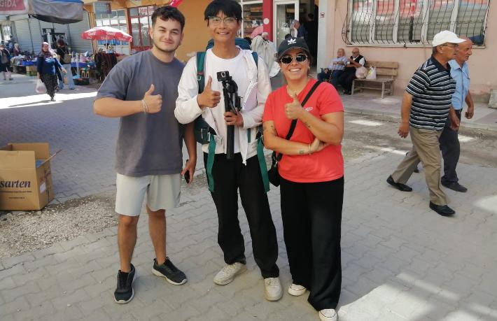 Çinli turist, yürüyerek Türkiye’yi geziyor