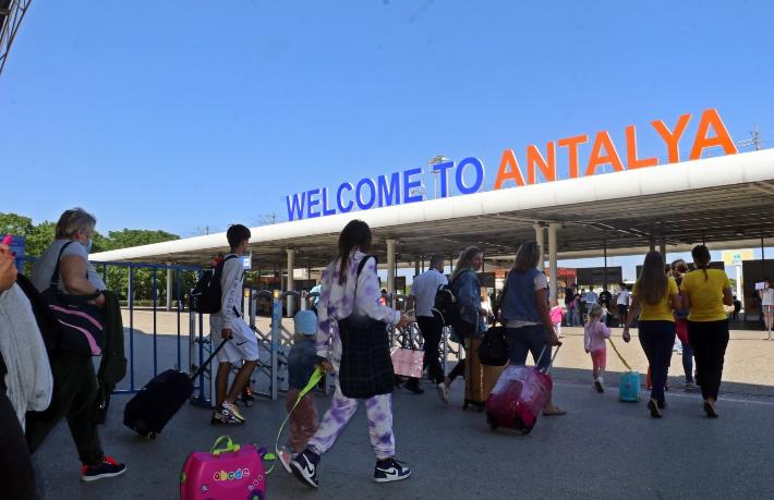 Antalya turist sayısında geçen yılın rekorunu kıramadı