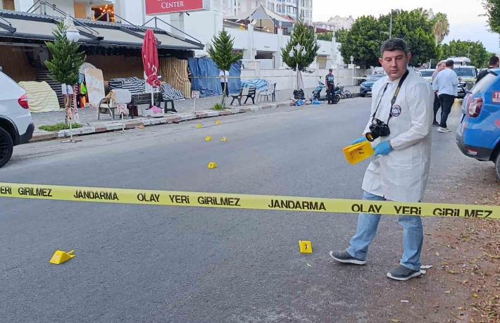 Antalya’da silahlı saldırı... 1’i turist 3 yaralı