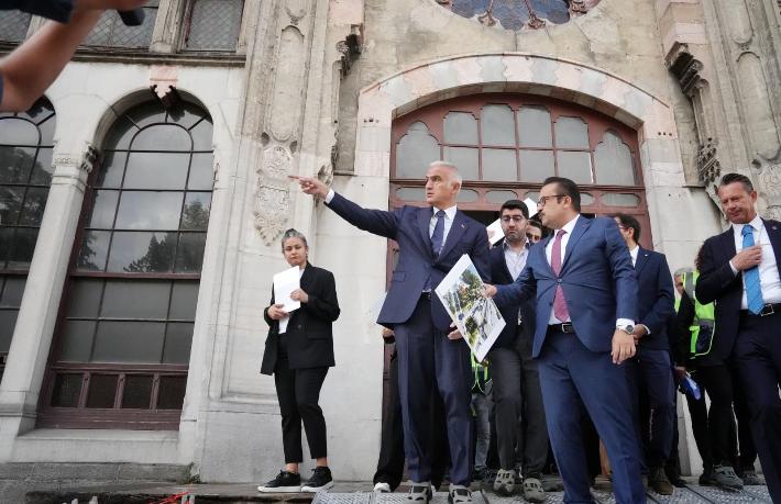Bakan Ersoy: Sirkeci Garı otel veya AVM olmayacak