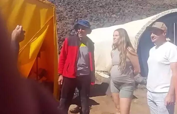 7 aylık hamile turist Ağrı Dağı’na tırmanıyor