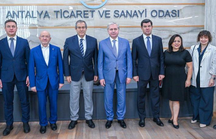 Antalya’ya gelen her 4 turistten 1’i Rus 