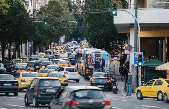 Yunanistan'a giden turistlere uyarı... Trafik kuralları değişti