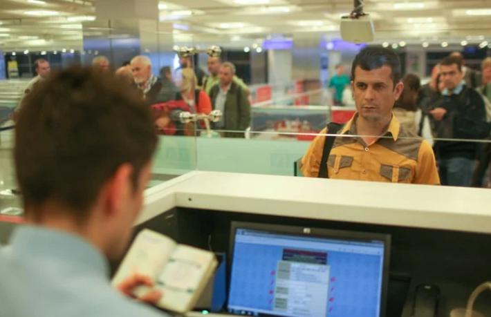 Avrupa'ya gidecek herkesi ilgilendiriyor... Pasaport kontrolünde artık zorunlu