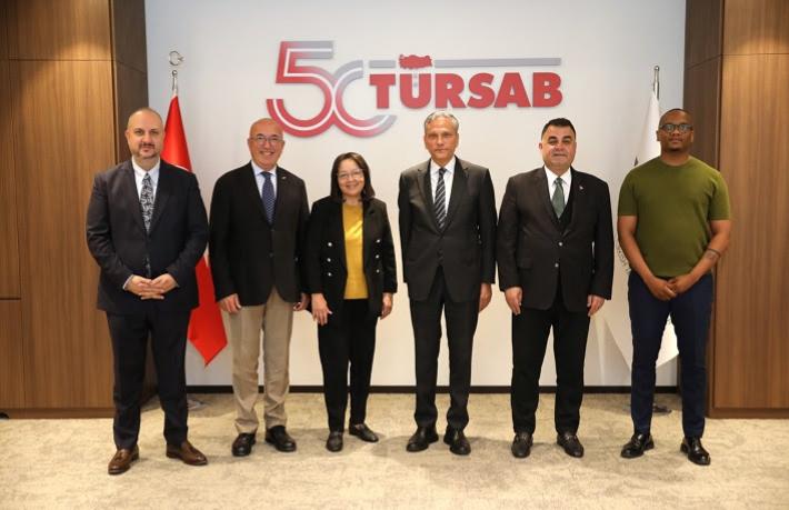Güney Afrika Turizm Bakanı Patricia De Lille TÜRSAB’ı ziyaret etti