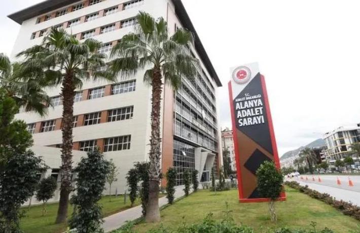 Otel lojmanında bıçaklı kavga... 1 yaralı