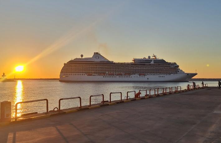 QTerminals Antalya, iki dev gemiyle gelen 6 bin 500 misafiri ağırladı