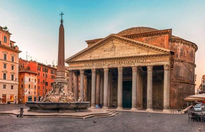 Japon turist Pantheon'dan düşerek hayatını kaybetti