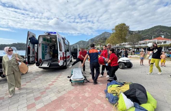 Yamaç paraşütleri havada çarpıştı... Yaralılar var