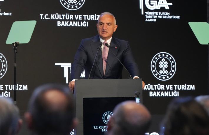 Bakan Ersoy açıkladı... Üçüncü çeyrekte turizmde Cumhuriyet tarihi rekoru kırıldı